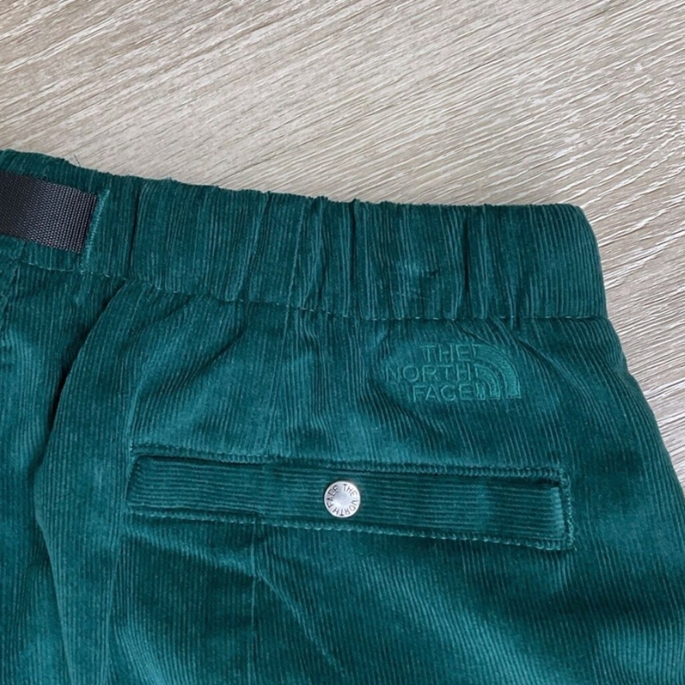 The North Face Ponderosa Green Corduroy Wide Leg Easy Pants Size S